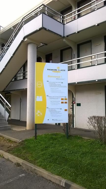 Premiere Classe Dreux Esterno foto