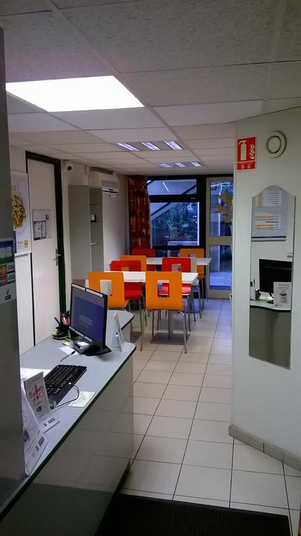 Premiere Classe Dreux Esterno foto